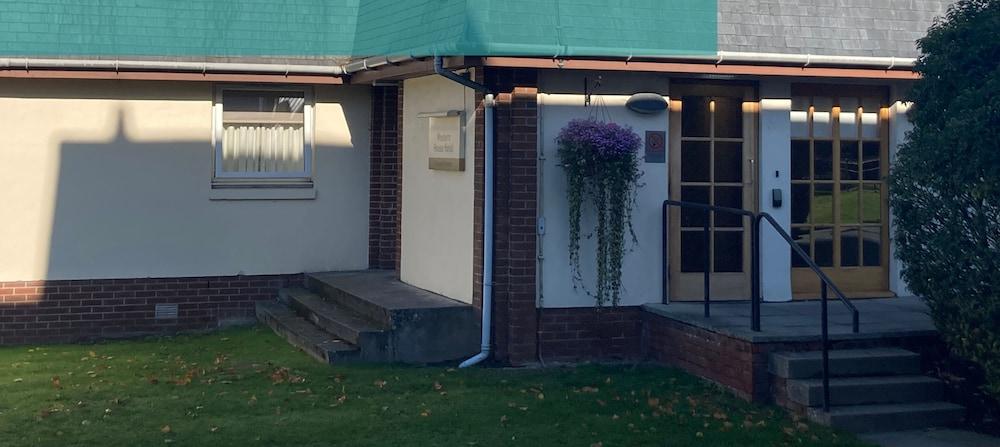 Western House Hotel At Ayr Racecourse Esterno foto