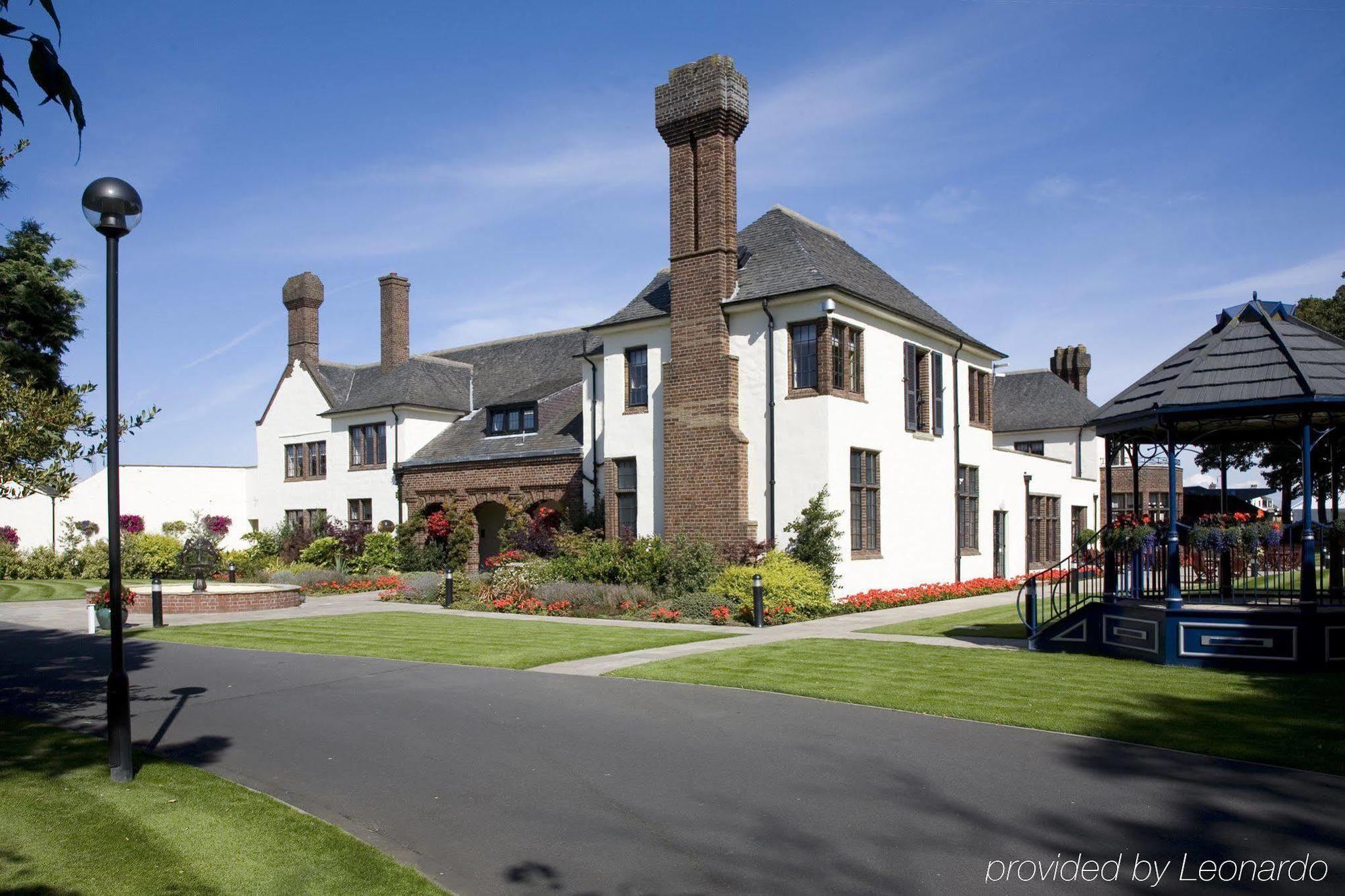 Western House Hotel At Ayr Racecourse Esterno foto